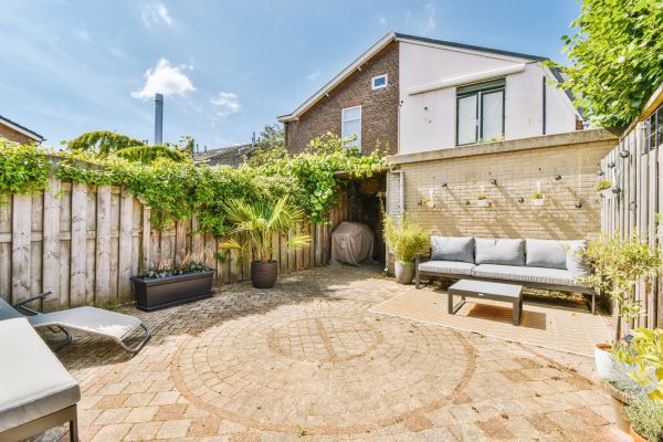 Cost of Courtyard Patio Service in Sparks